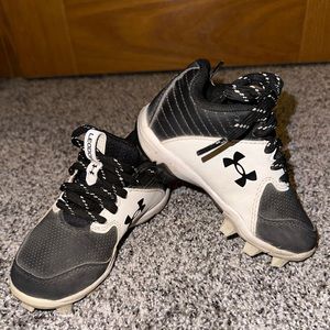 Under Armour Unisex-Child Leadoff Low Rm Jr. Baseball Shoe